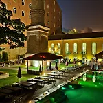 מלון Pestana Palacio Do Freixo, & National Monument - The Leading Of The World 5*