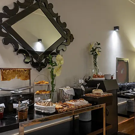 佩斯塔纳帕拉西奥弗雷舒波萨达与国家纪念碑酒店 5* 波尔图
